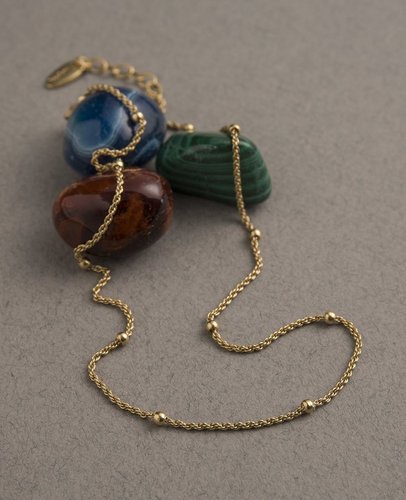 Elegante, vergoldete Kette mit integrierten "Perlen"