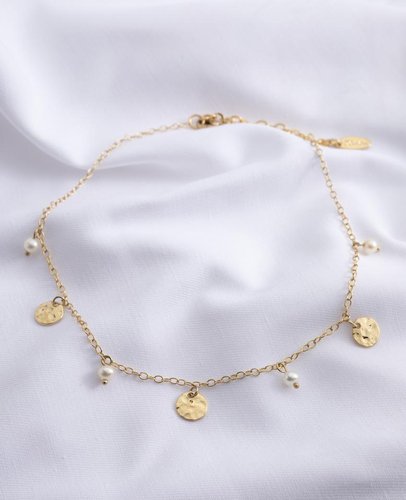 Elegante Goldkette mit Pailletten und Perlen